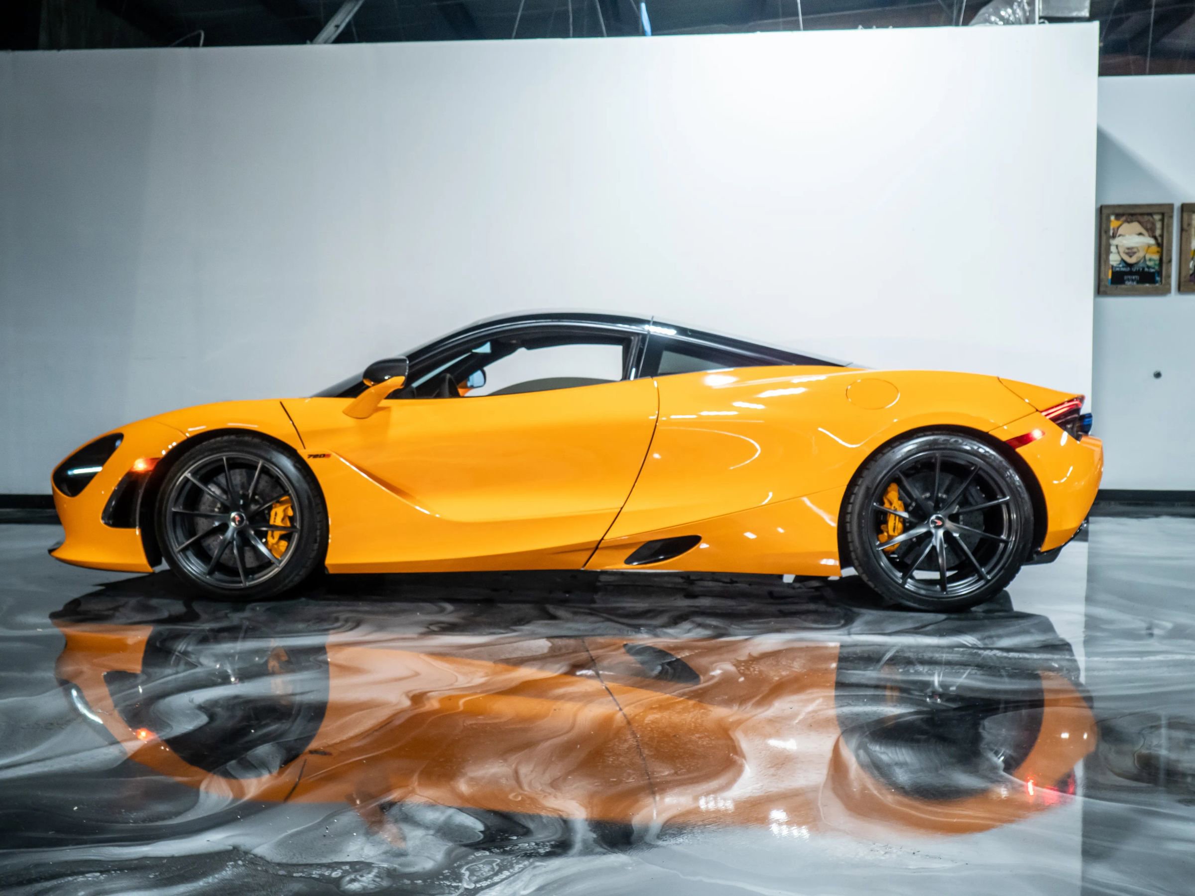 Used 2018 McLaren 720S Performance photo 14