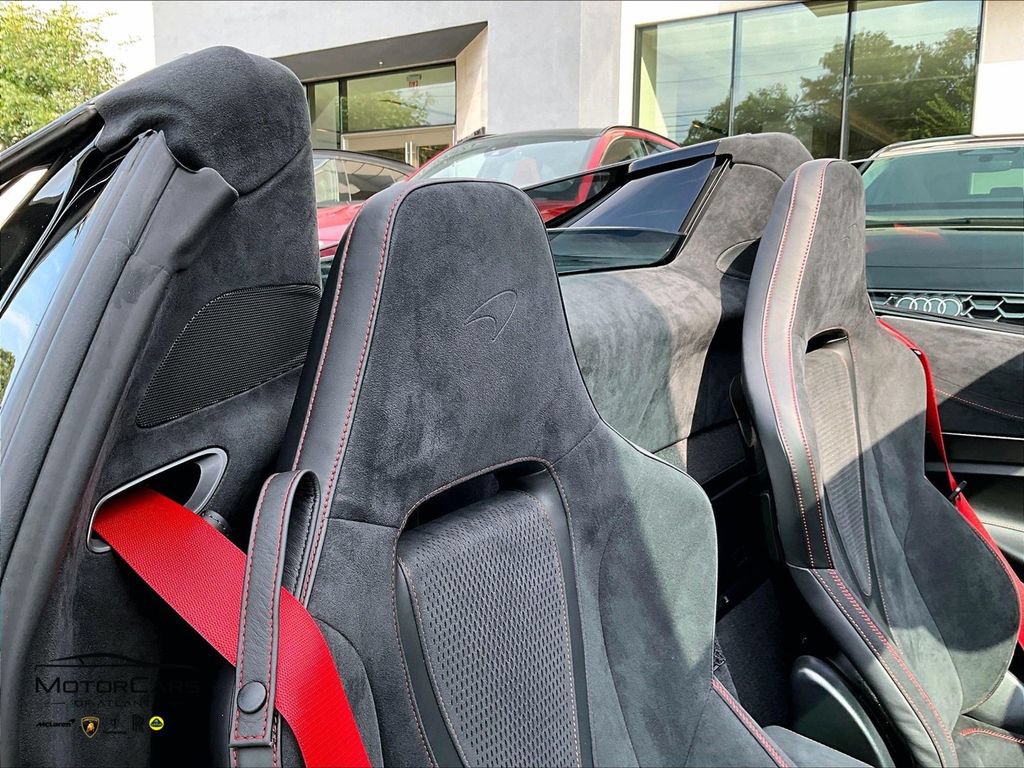 Used 2027 McLaren 750S Spider photo 30