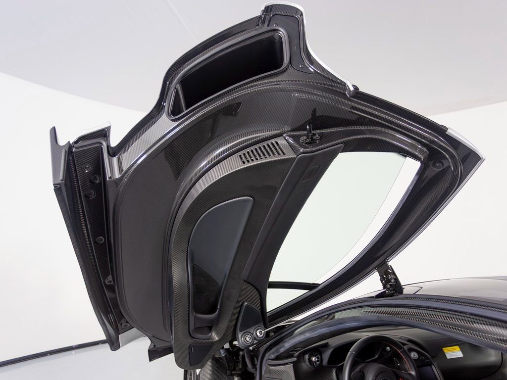 Used 2014 McLaren P1 photo 11