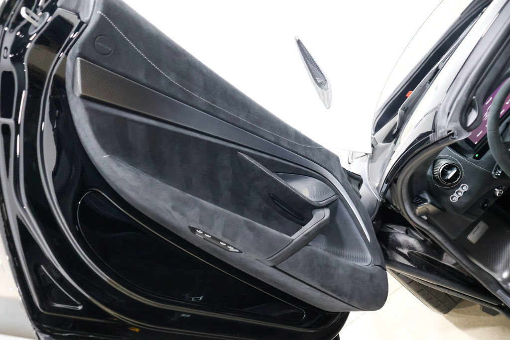 Used 2022 McLaren 765LT photo 55
