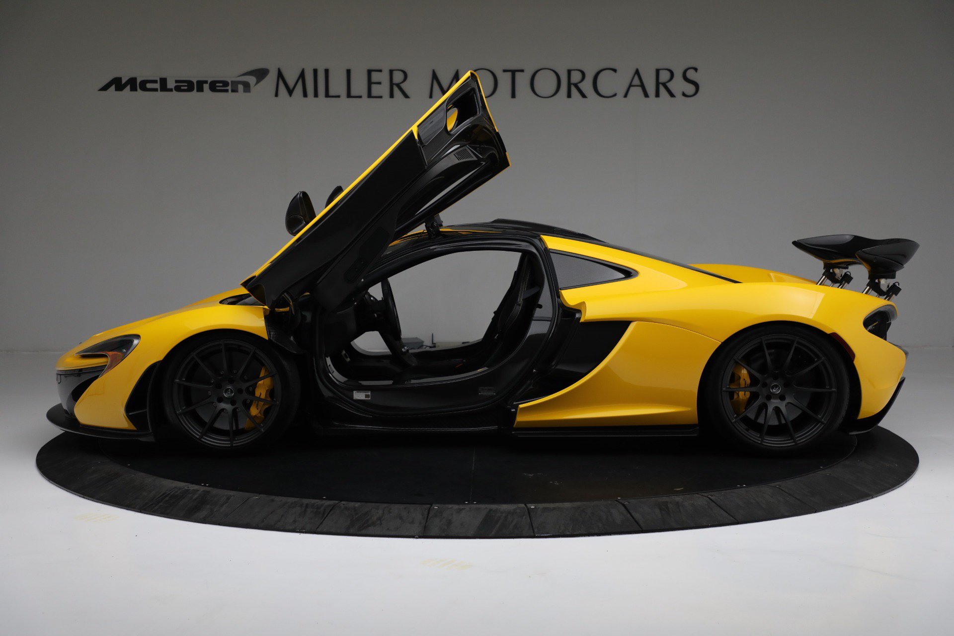 Used 2015 McLaren P1 photo 14
