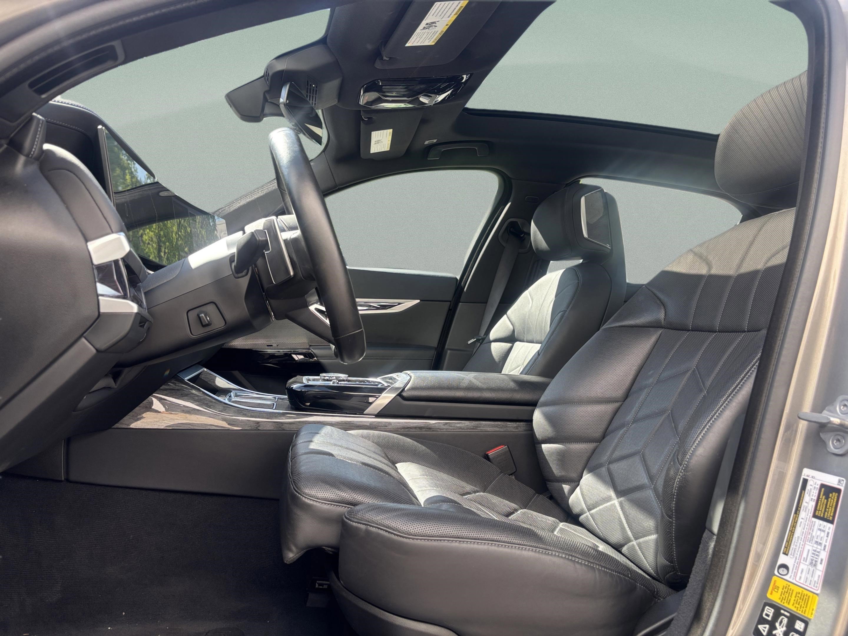 2023 BMW 760i xDrive