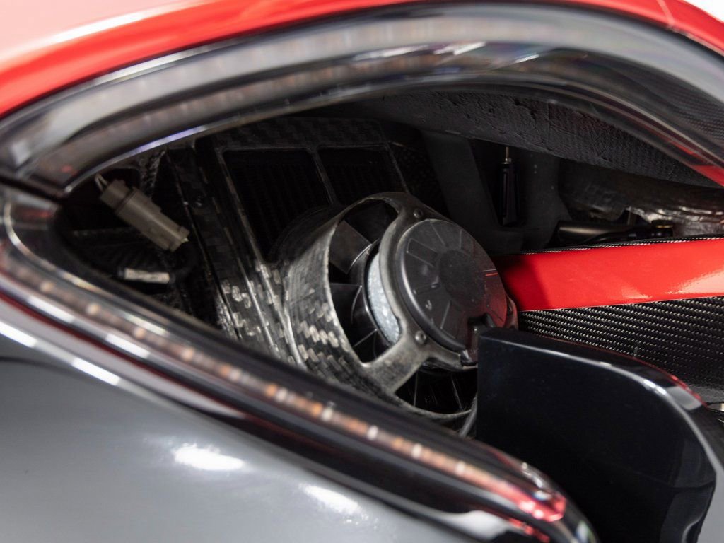 Used 2015 McLaren P1 photo 96