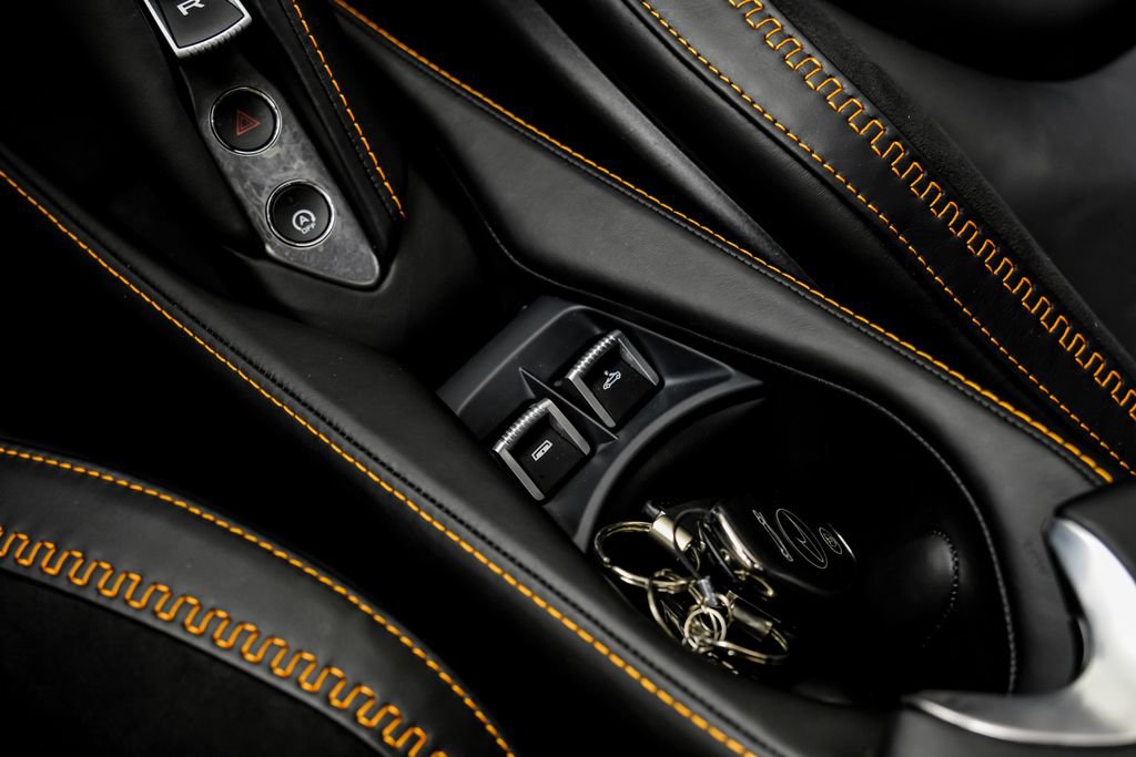 Used 2026 McLaren 750S Spider photo 31