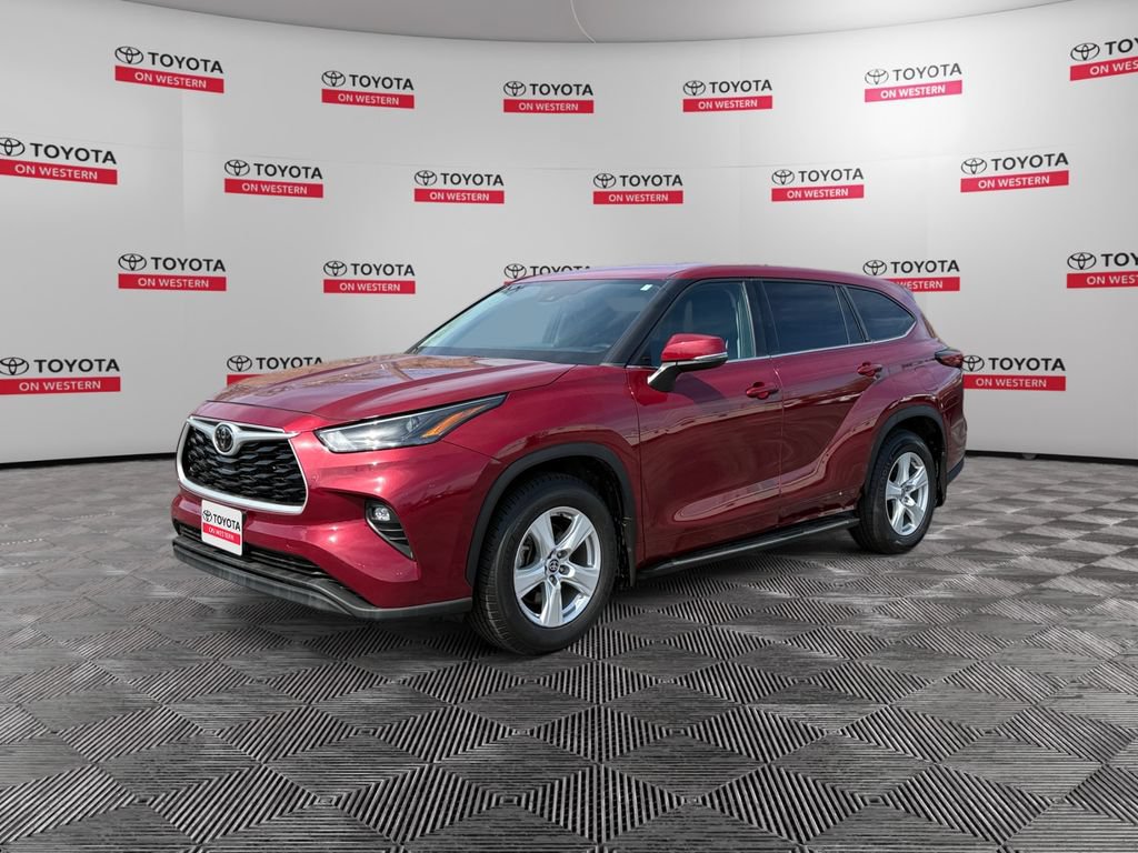 Used 2022 Toyota Highlander LE