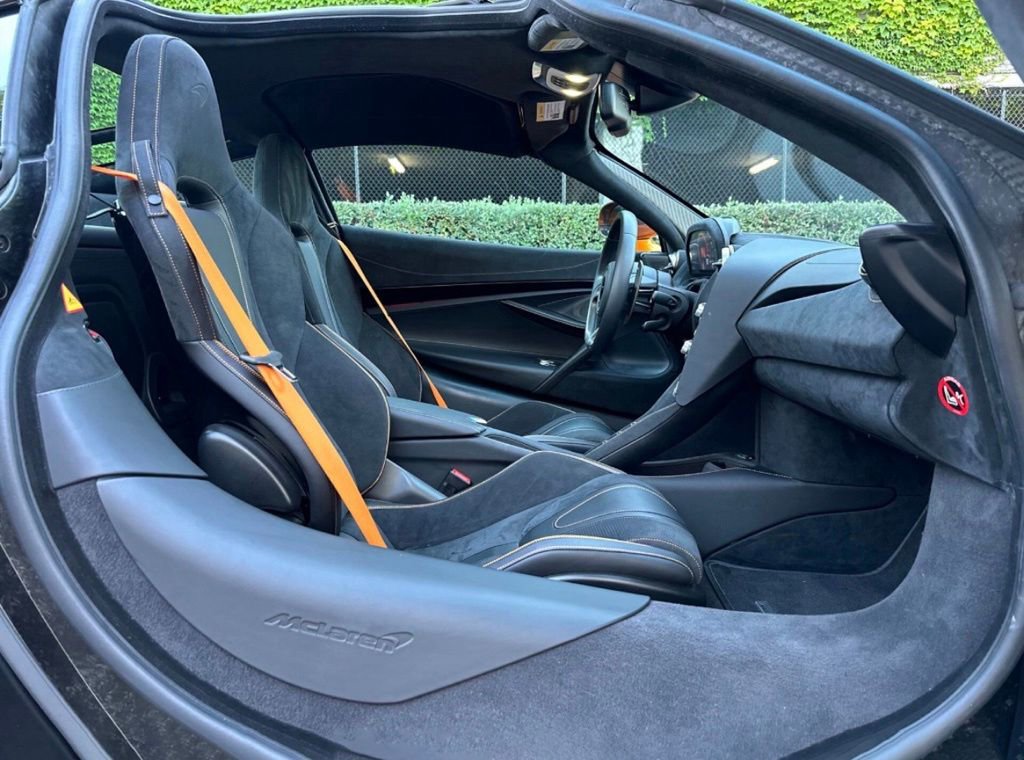 Used 2021 McLaren 720S Performance photo 15