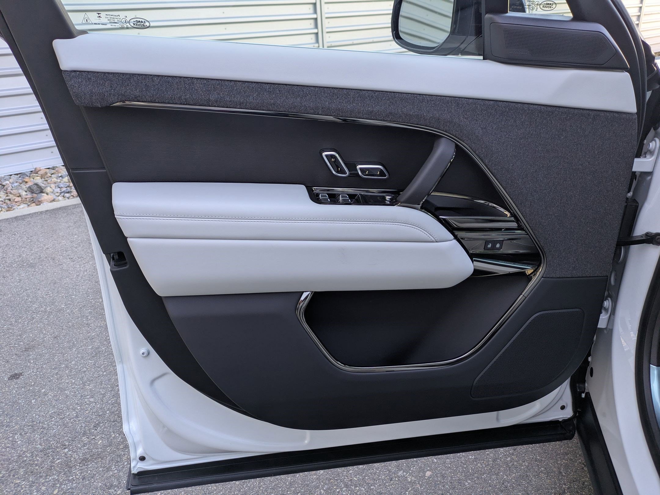 2026 Land Rover Range Rover Sport SE