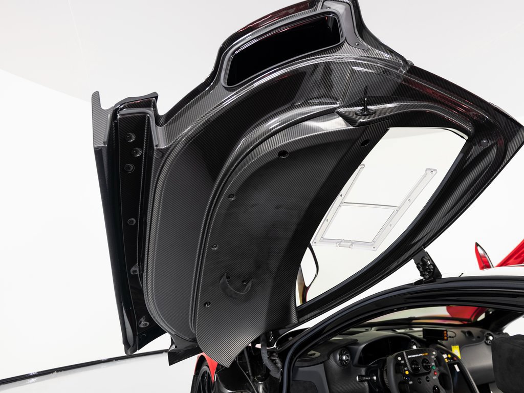 Used 2015 McLaren P1 photo 10