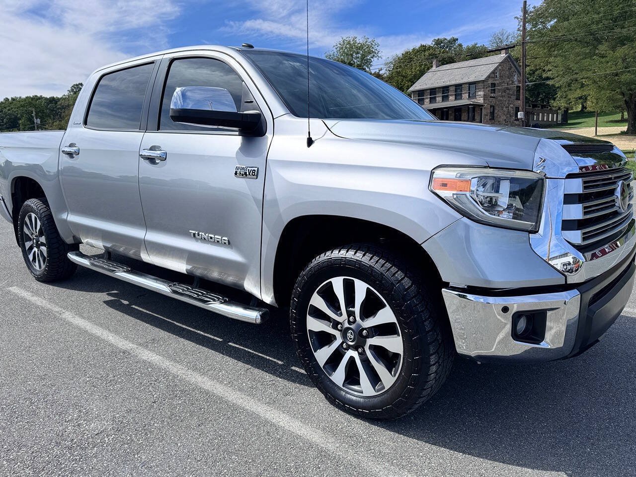 Used 2019 Toyota Tundra Limited w/ Limited Premium Package