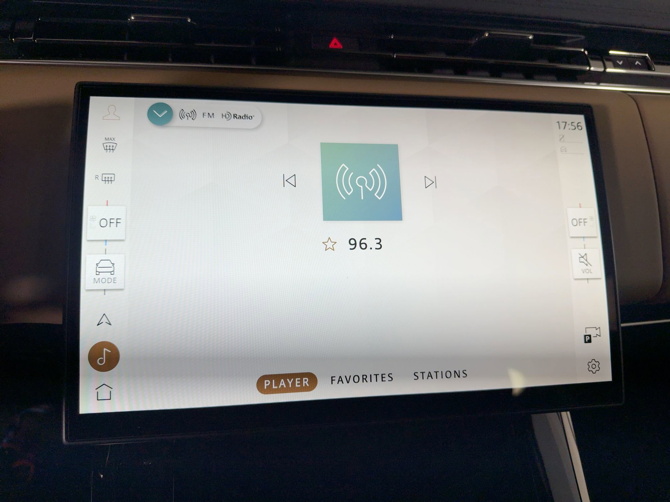 2026 Land Rover Range Rover Sport SE