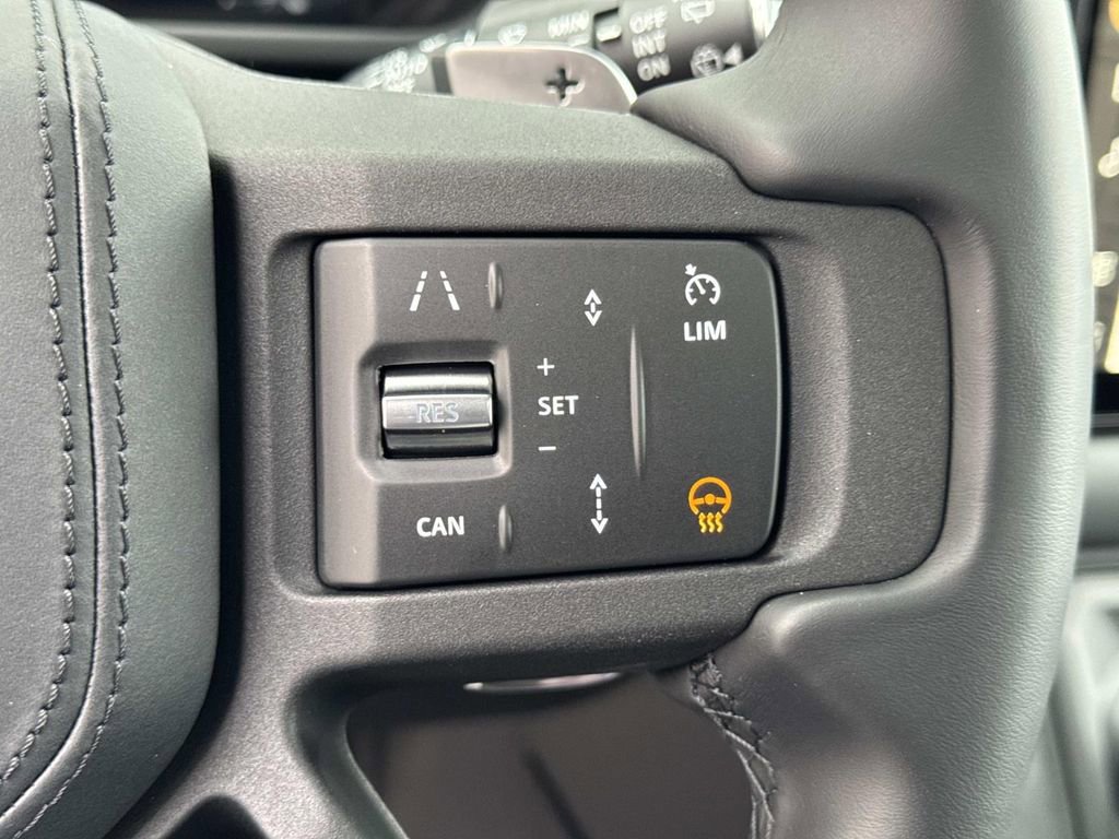 2025 Land Rover Defender 110 V8