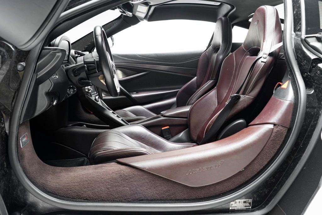 Used 2018 McLaren 720S Performance photo 21