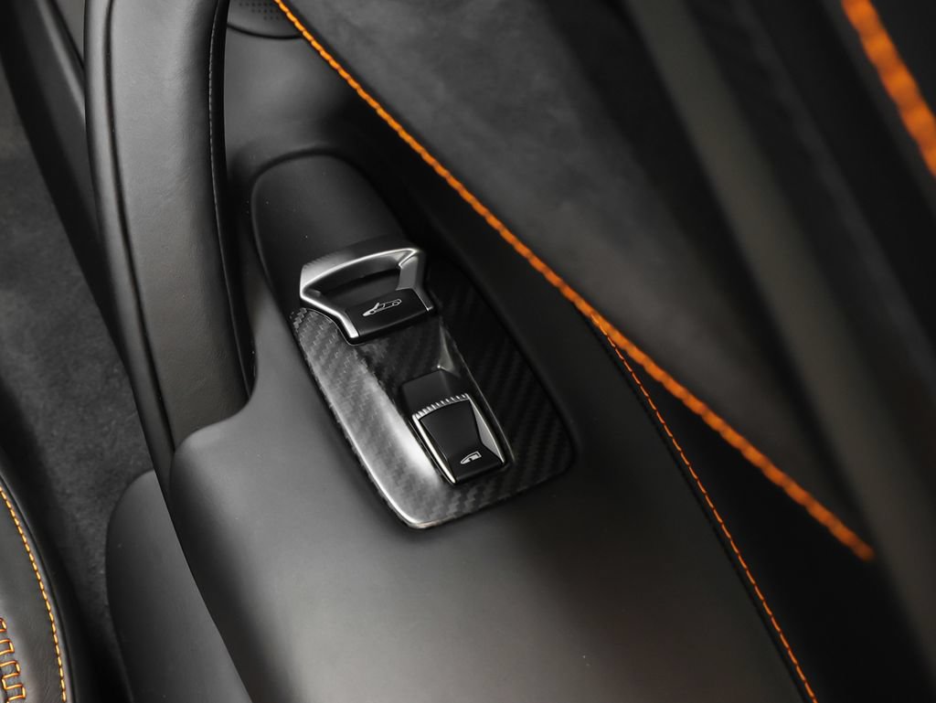 Used 2025 McLaren 750S Spider photo 27