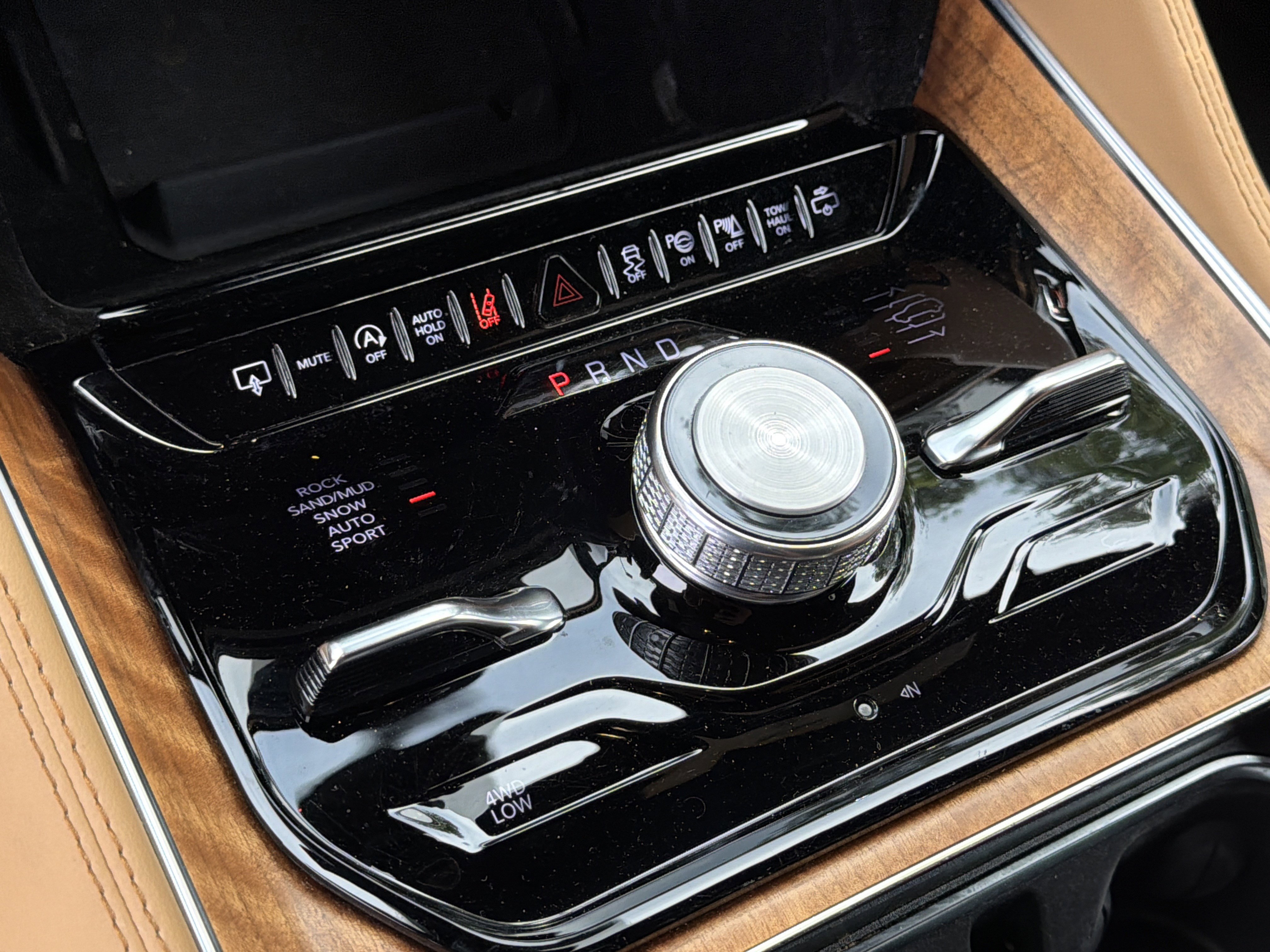 2025 Jeep Grand Wagoneer Series III