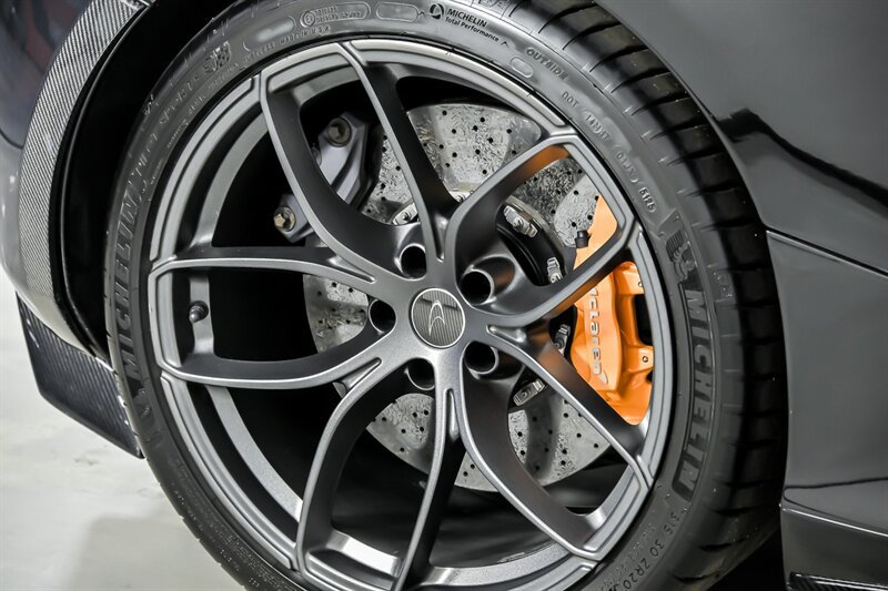 Used 2020 McLaren 720S Performance photo 22