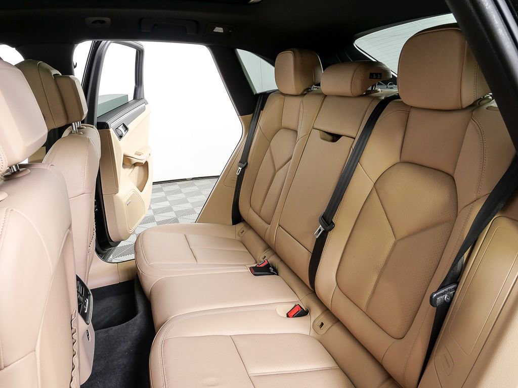 2023 Porsche Macan Turbo