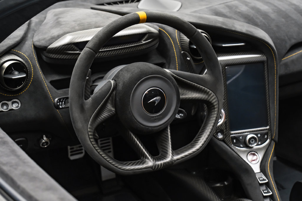 Used 2022 McLaren 765LT photo 17