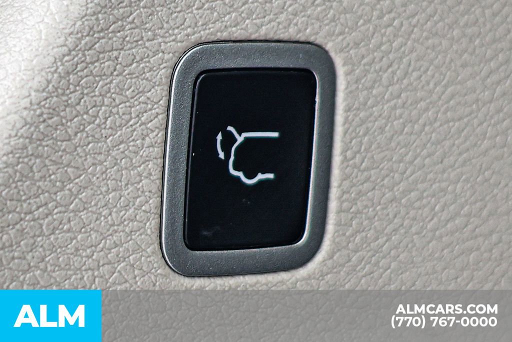 2024 Chrysler Pacifica Select