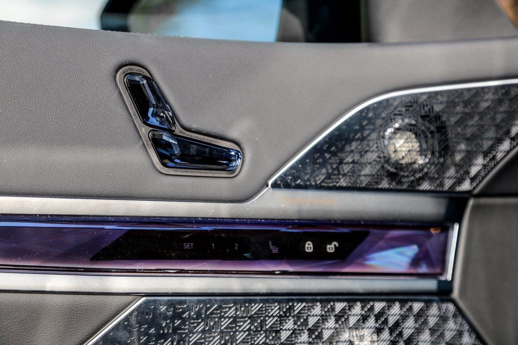 2025 BMW 760i xDrive