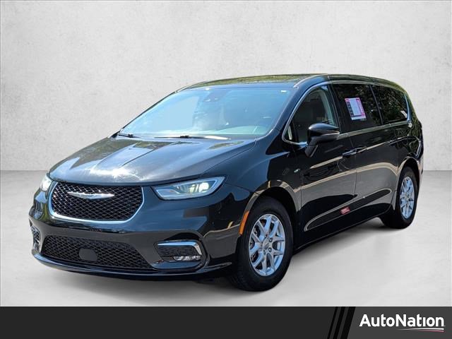 2023 Chrysler Pacifica Touring-L