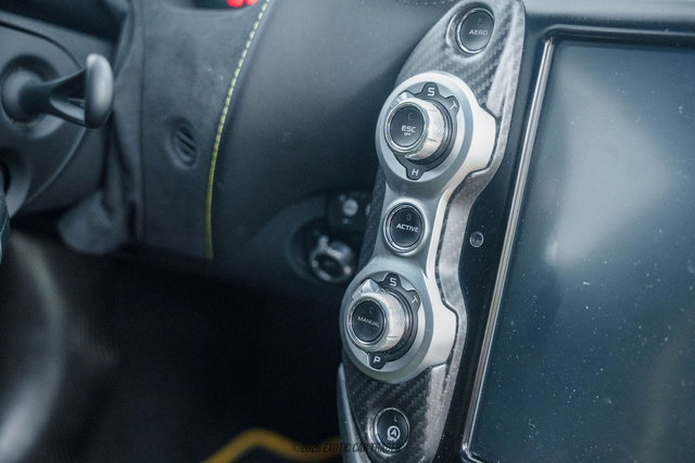 Used 2020 McLaren 720S Performance photo 38