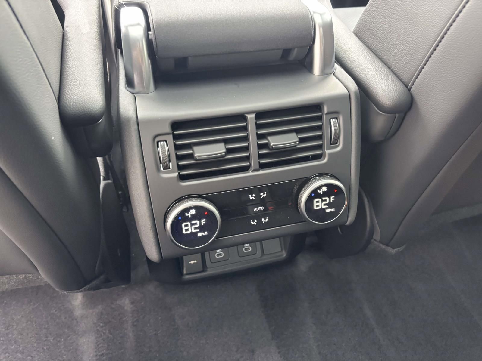 2026 Land Rover Discovery Dynamic SE