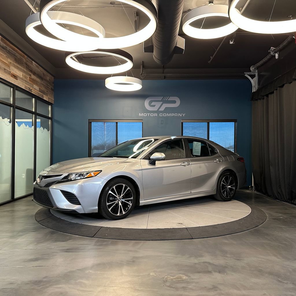 2019 Toyota Camry SE