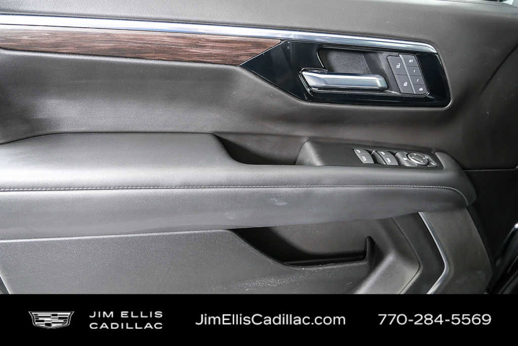 2025 Chevrolet Suburban LT