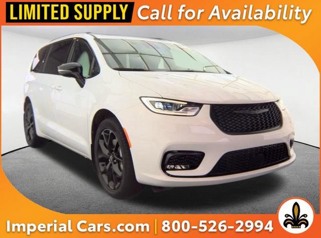 Used 2025 Chrysler Pacifica Limited