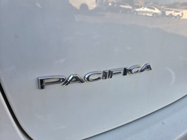 2023 Chrysler Pacifica Touring-L