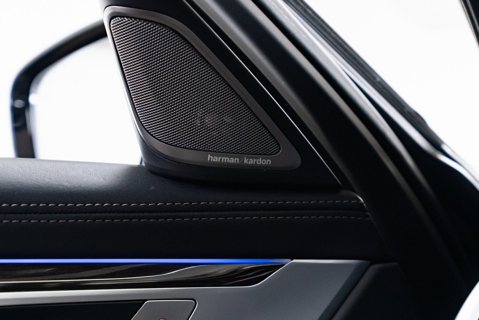 2022 BMW M760i xDrive