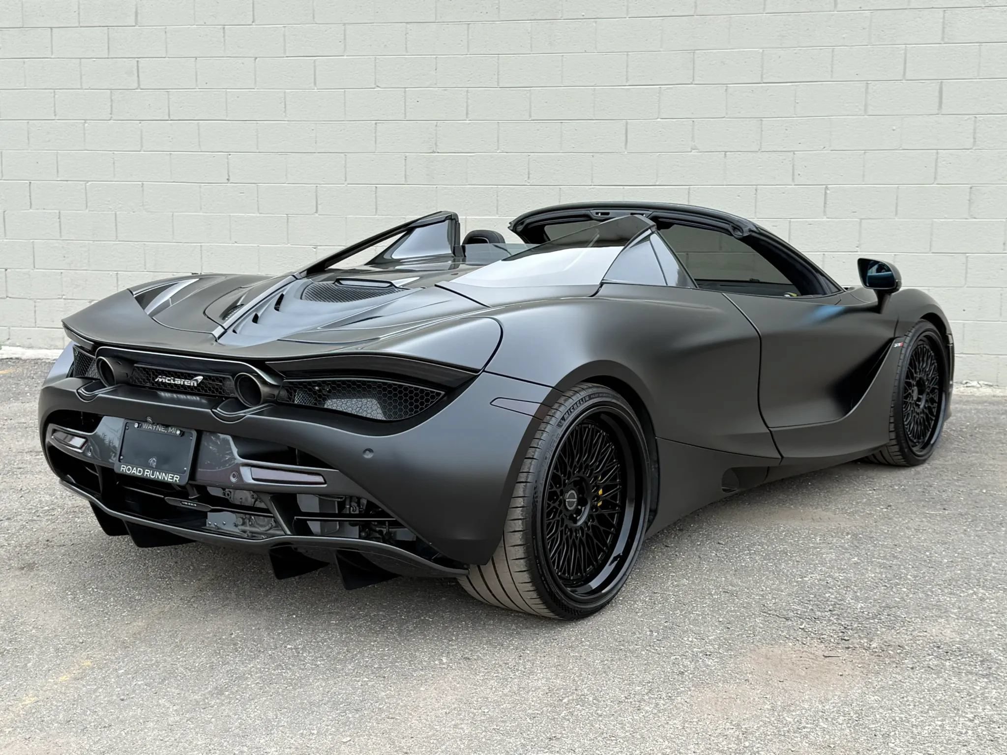 Used 2022 McLaren 720S Performance photo 17