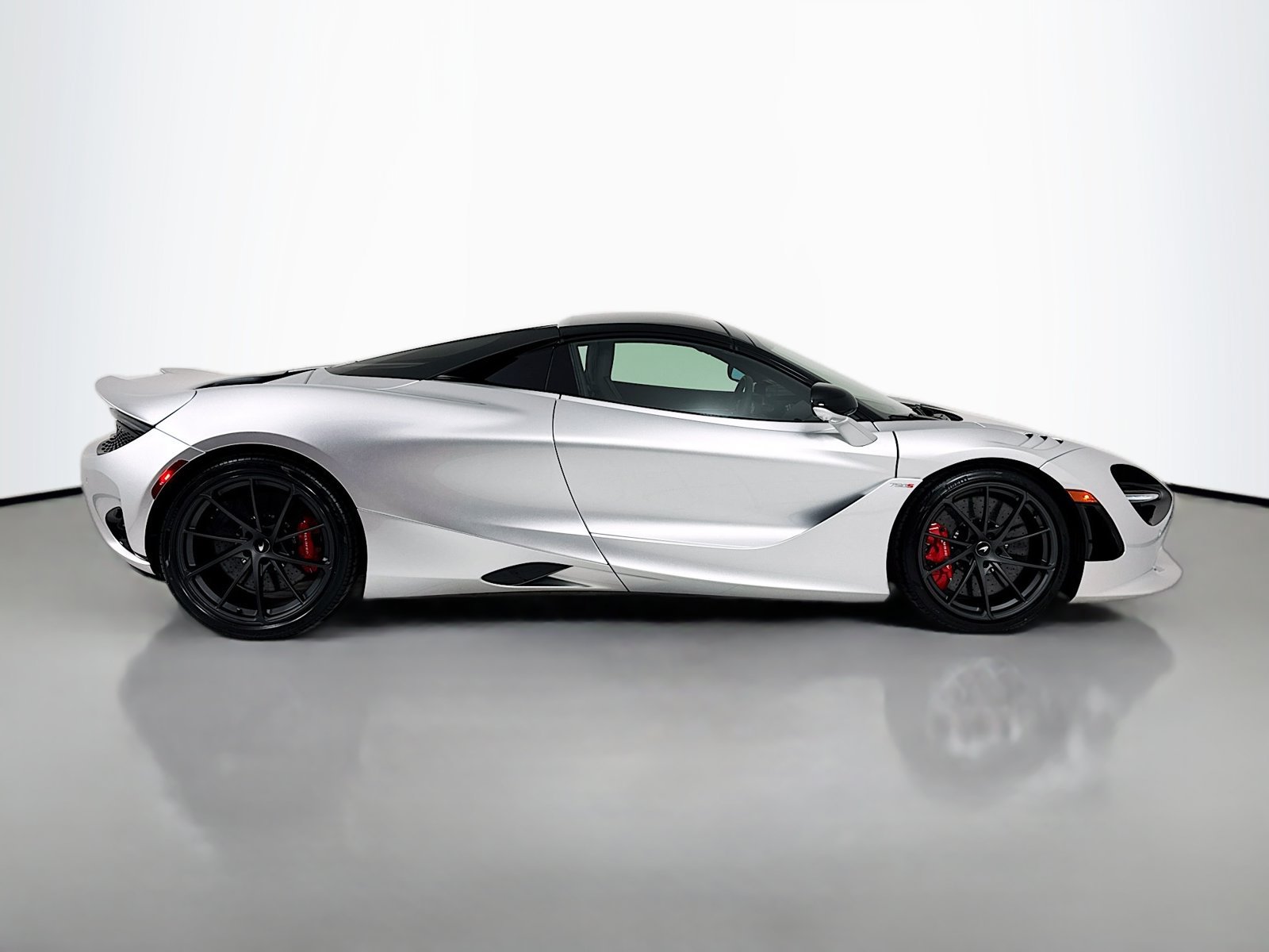 Used 2026 McLaren 750S Spider photo 9