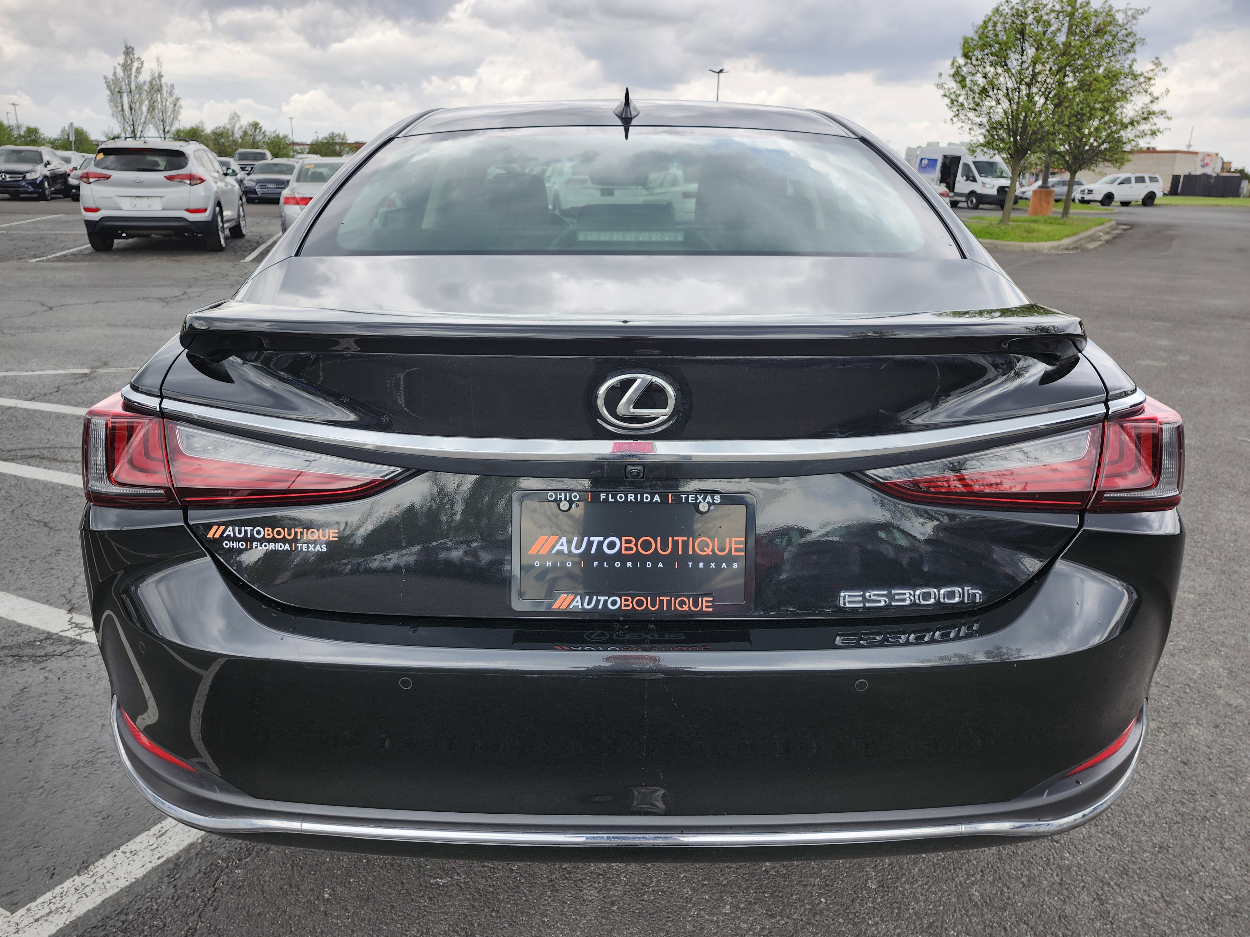 2025 Lexus ES 300h Ultra Luxury