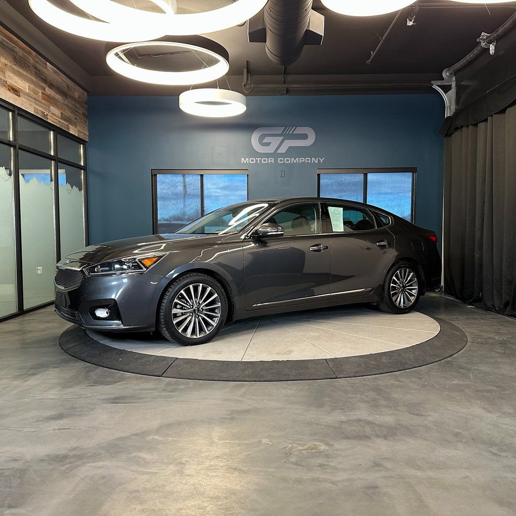 2018 Kia Cadenza Premium