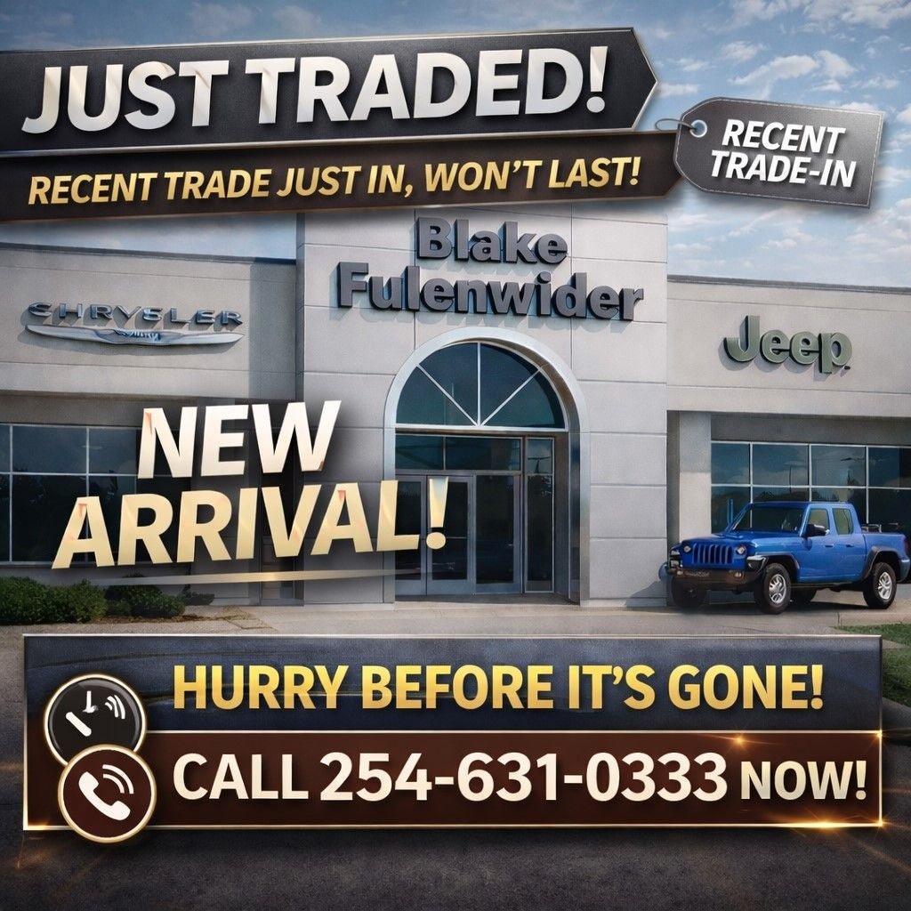 Used 2025 Nissan Versa SV w/ Trunk Package