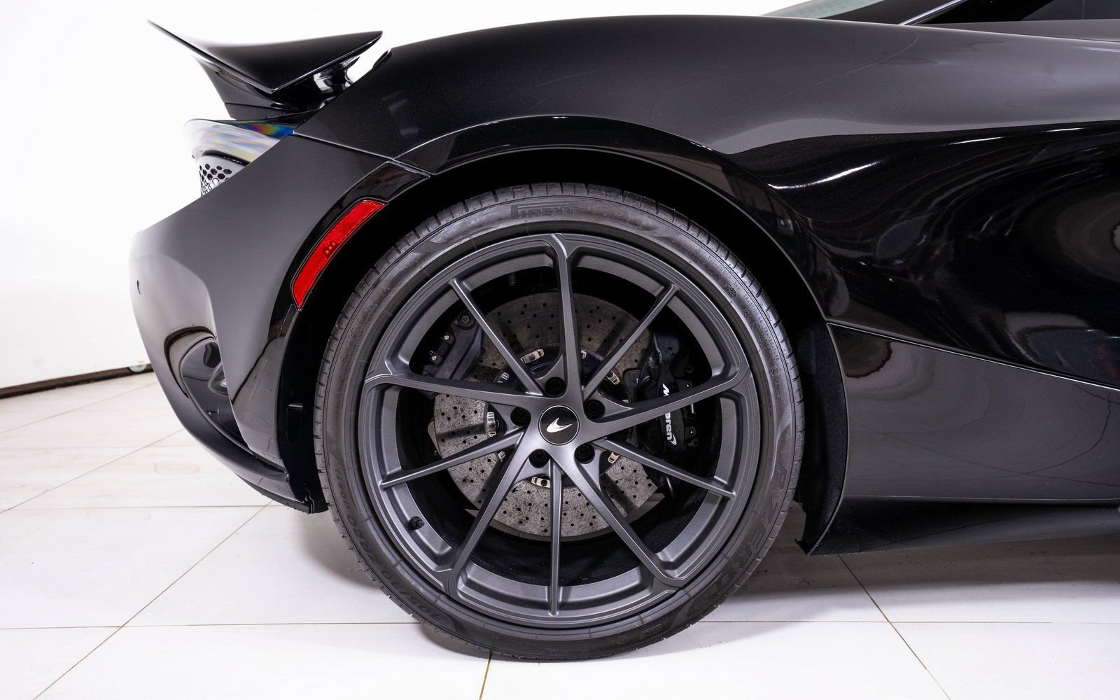 Used 2025 McLaren 750S Spider photo 18