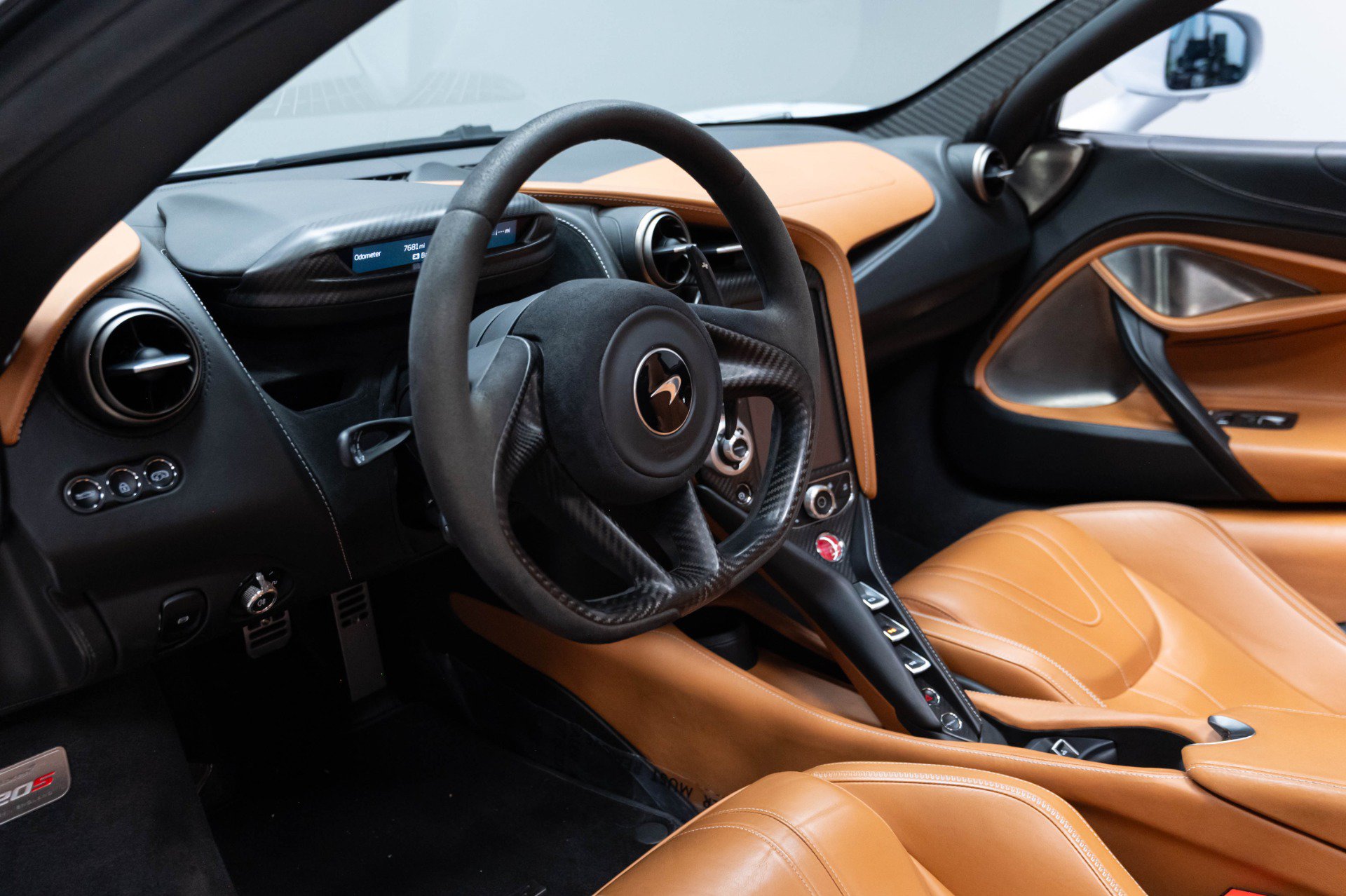 Used 2020 McLaren 720S Luxury photo 14