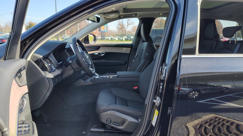 2026 Volvo Xc90 B6 Plus