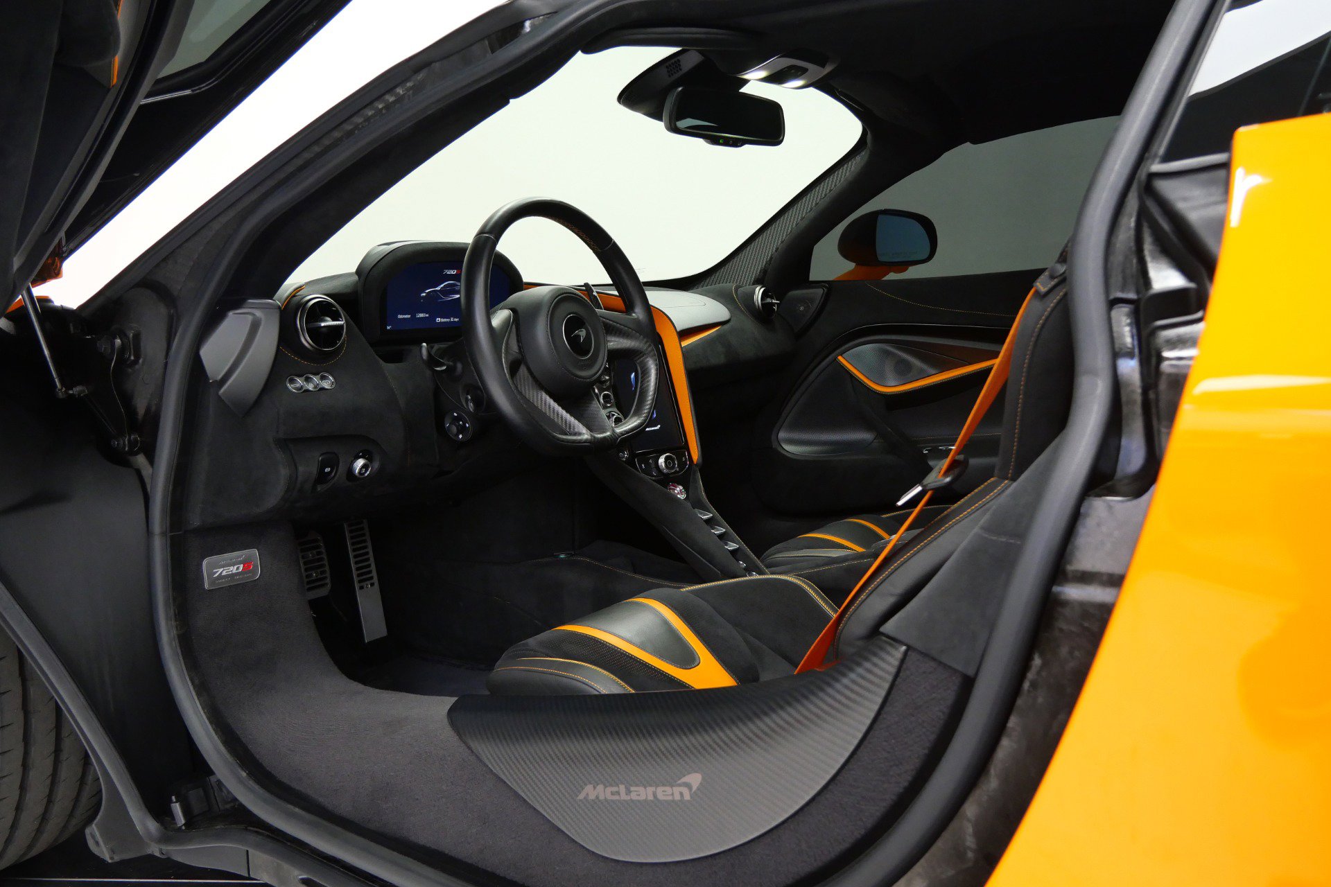 Used 2022 McLaren 720S Performance photo 24