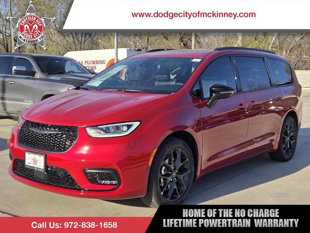 New 2026 Chrysler Pacifica Limited w/ S Appearance Package