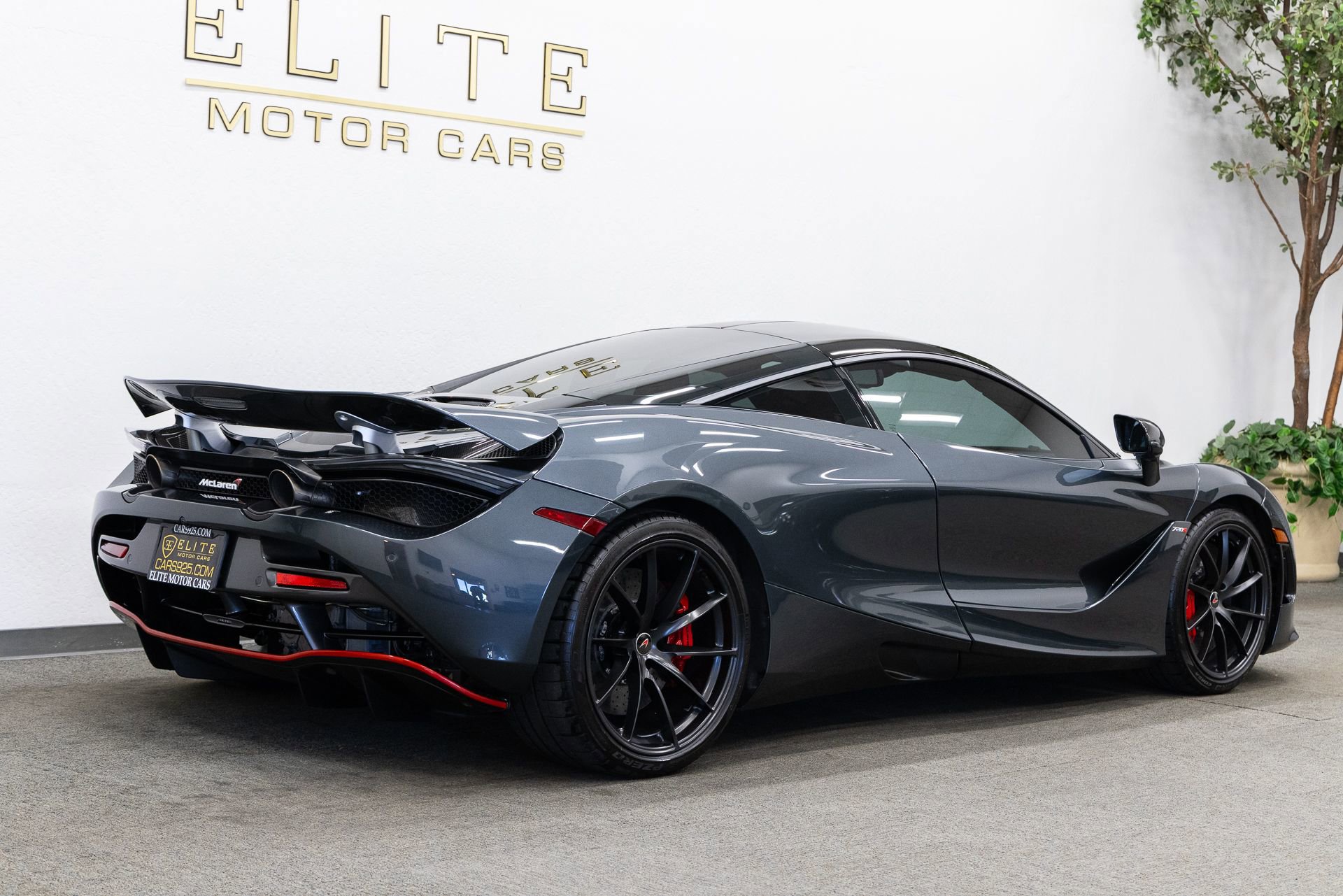 Used 2018 McLaren 720S Performance photo 9