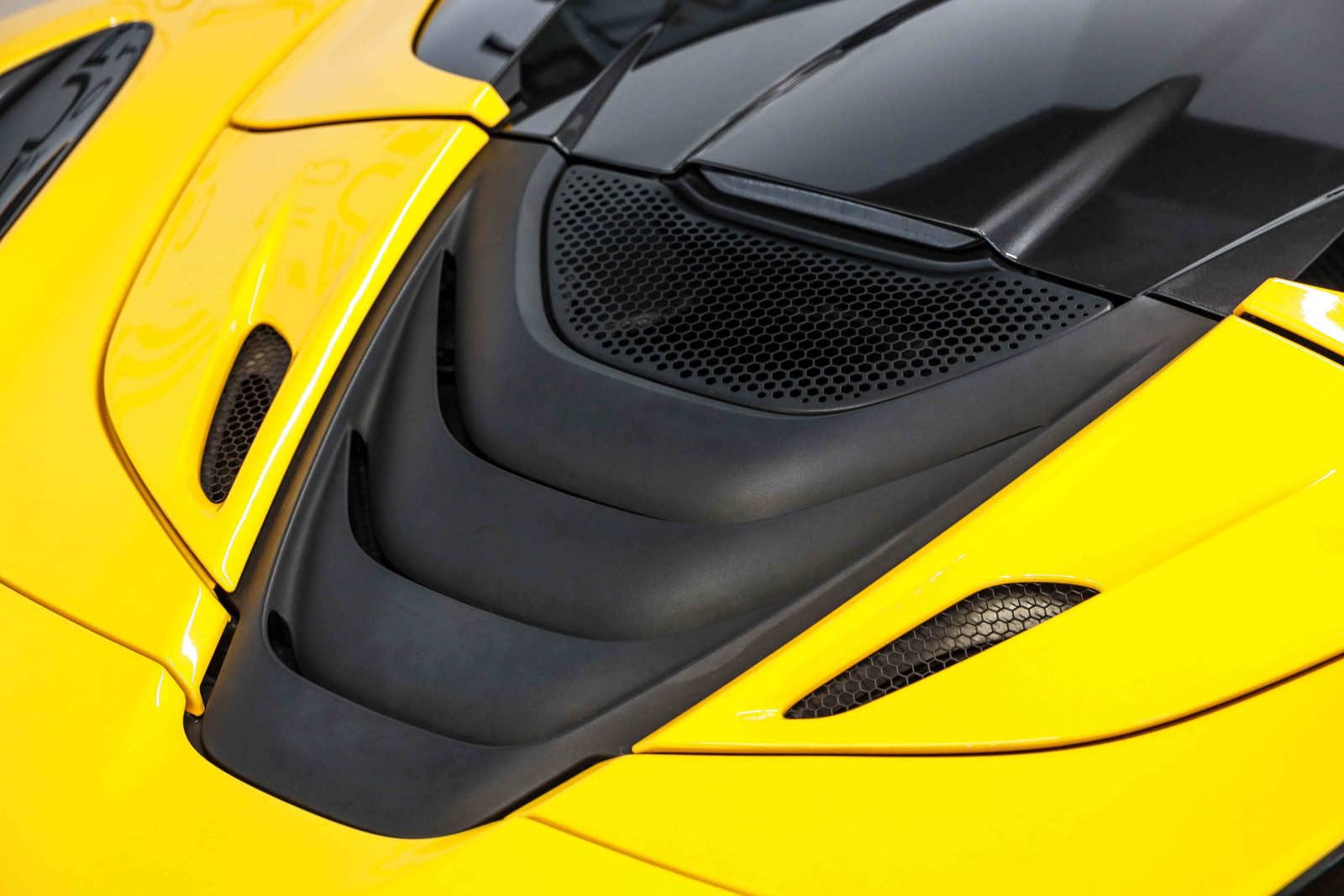 Used 2022 McLaren 720S Performance photo 30
