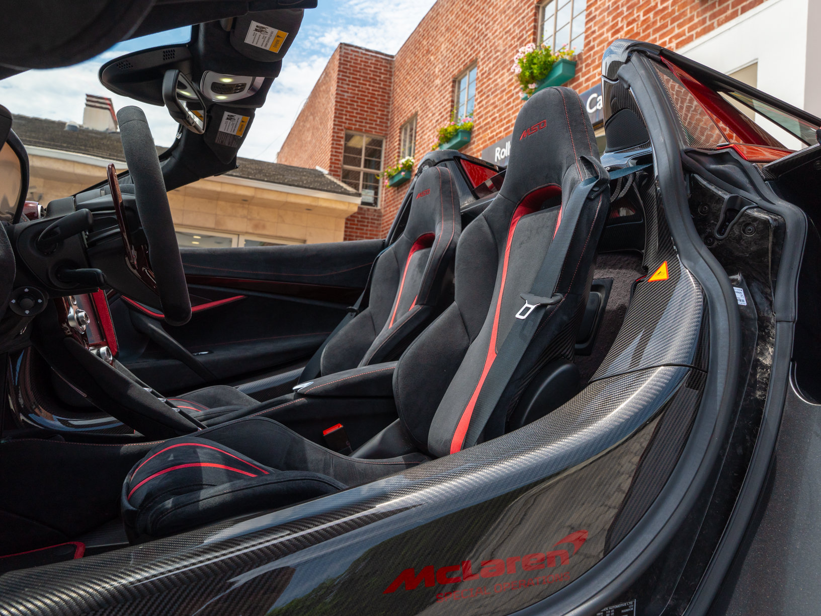 Used 2022 McLaren 765LT photo 31