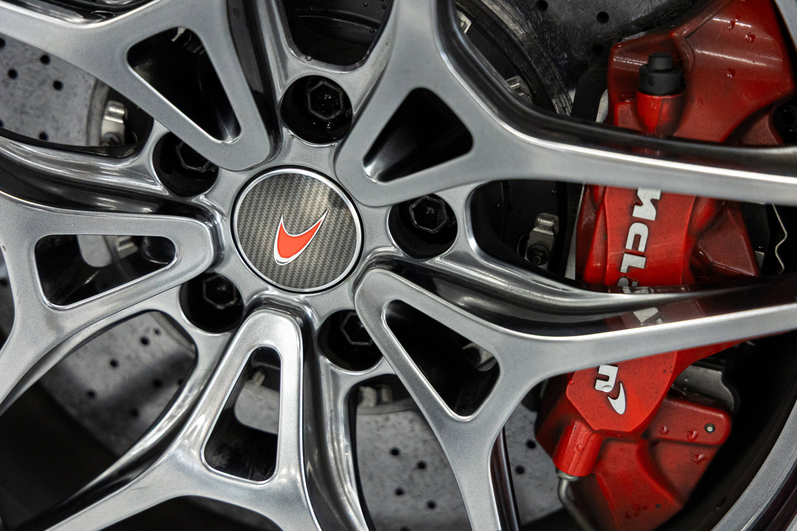 Used 2018 McLaren 720S photo 21