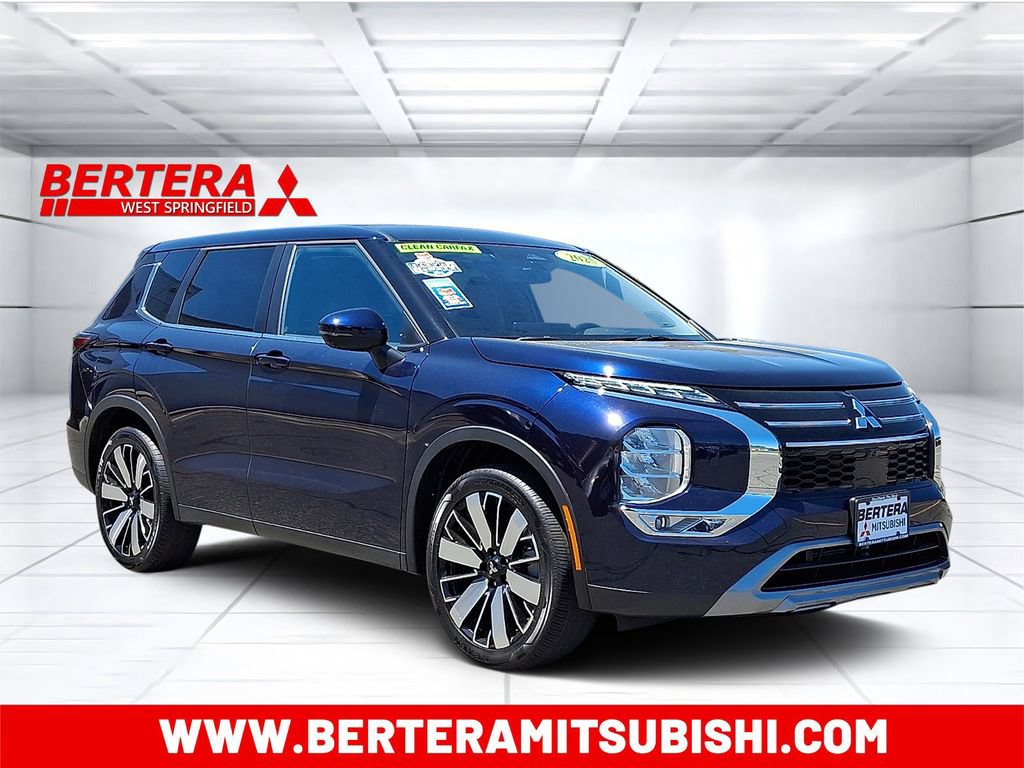 Used 2025 Mitsubishi Outlander SE