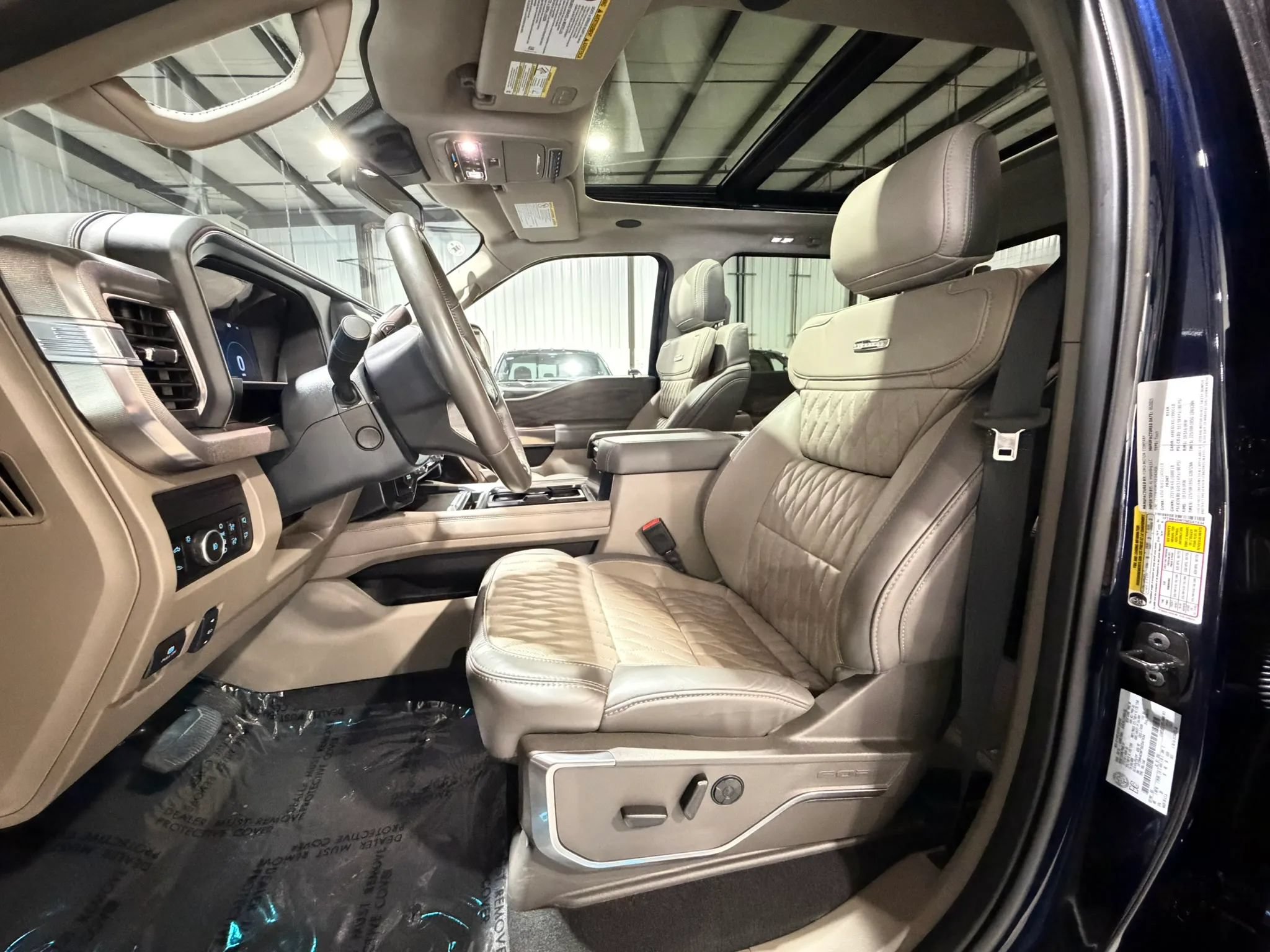2025 Ford F-450 Super Duty Platinum - Photo 19