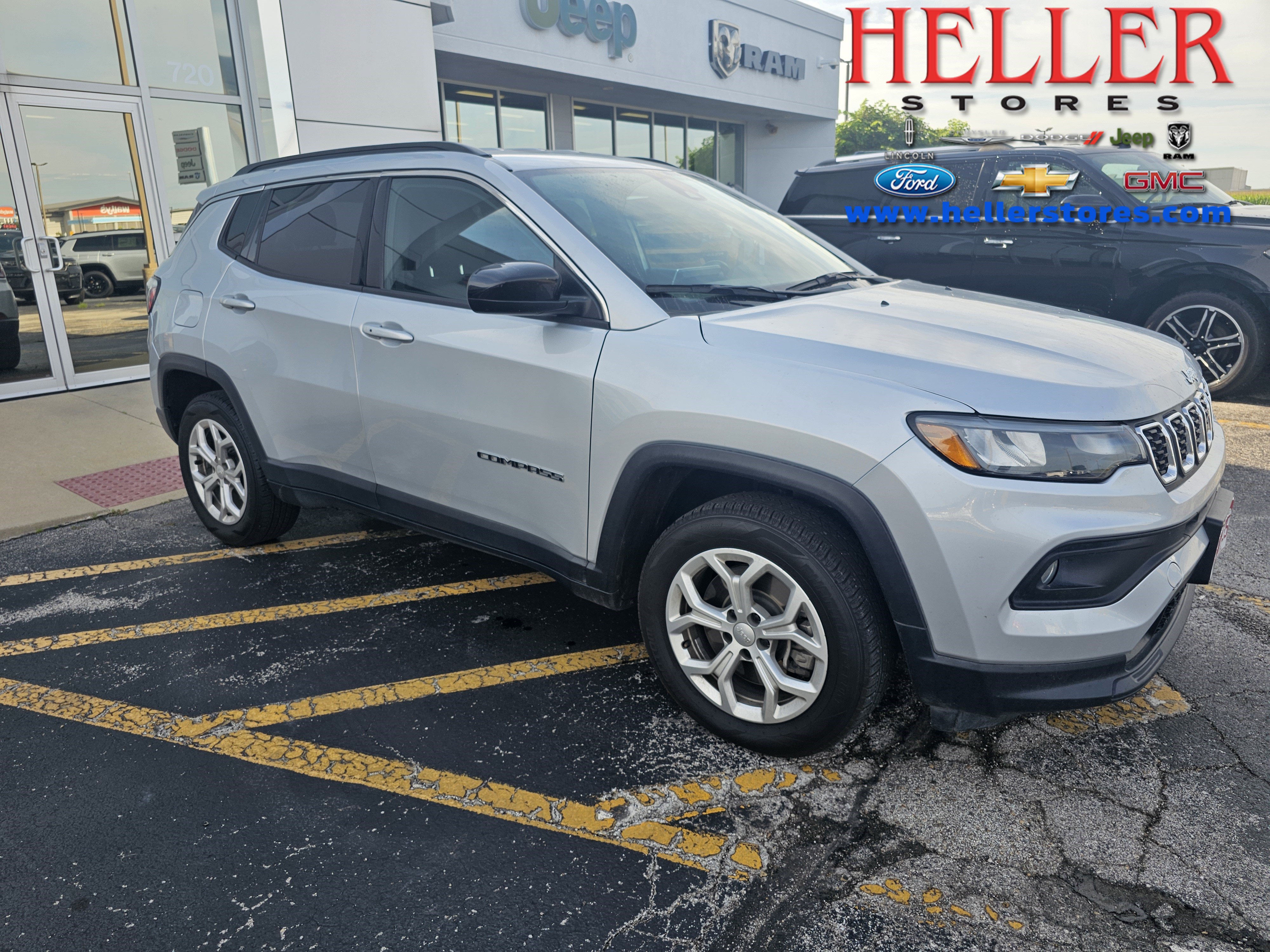 Used 2024 Jeep Compass Latitude
