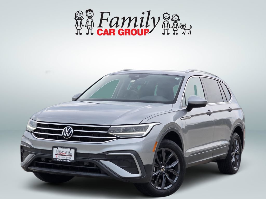 Used 2023 Volkswagen Tiguan SE w/ Panoramic Sunroof Package