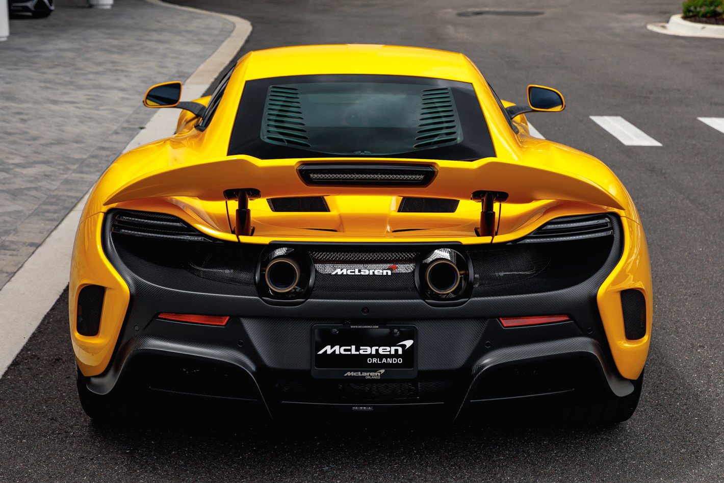 Used 2016 McLaren 675LT Coupe photo 19